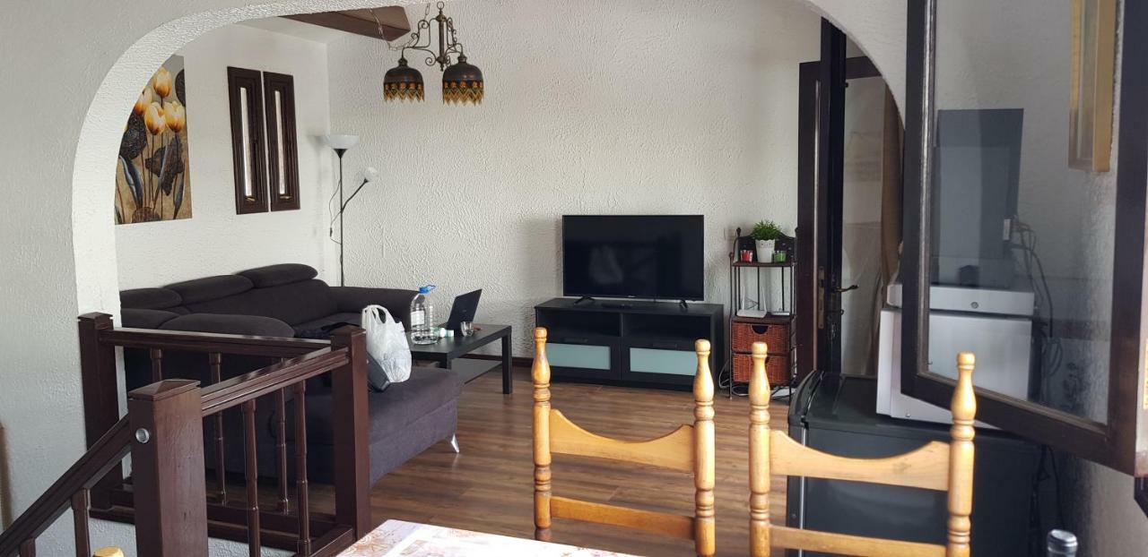 Willa Lovely 2 Bedroom House With Private Garden Mogán